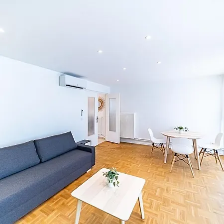 Hotel Le Pressense 4 Pers Balcon-metro Republique *